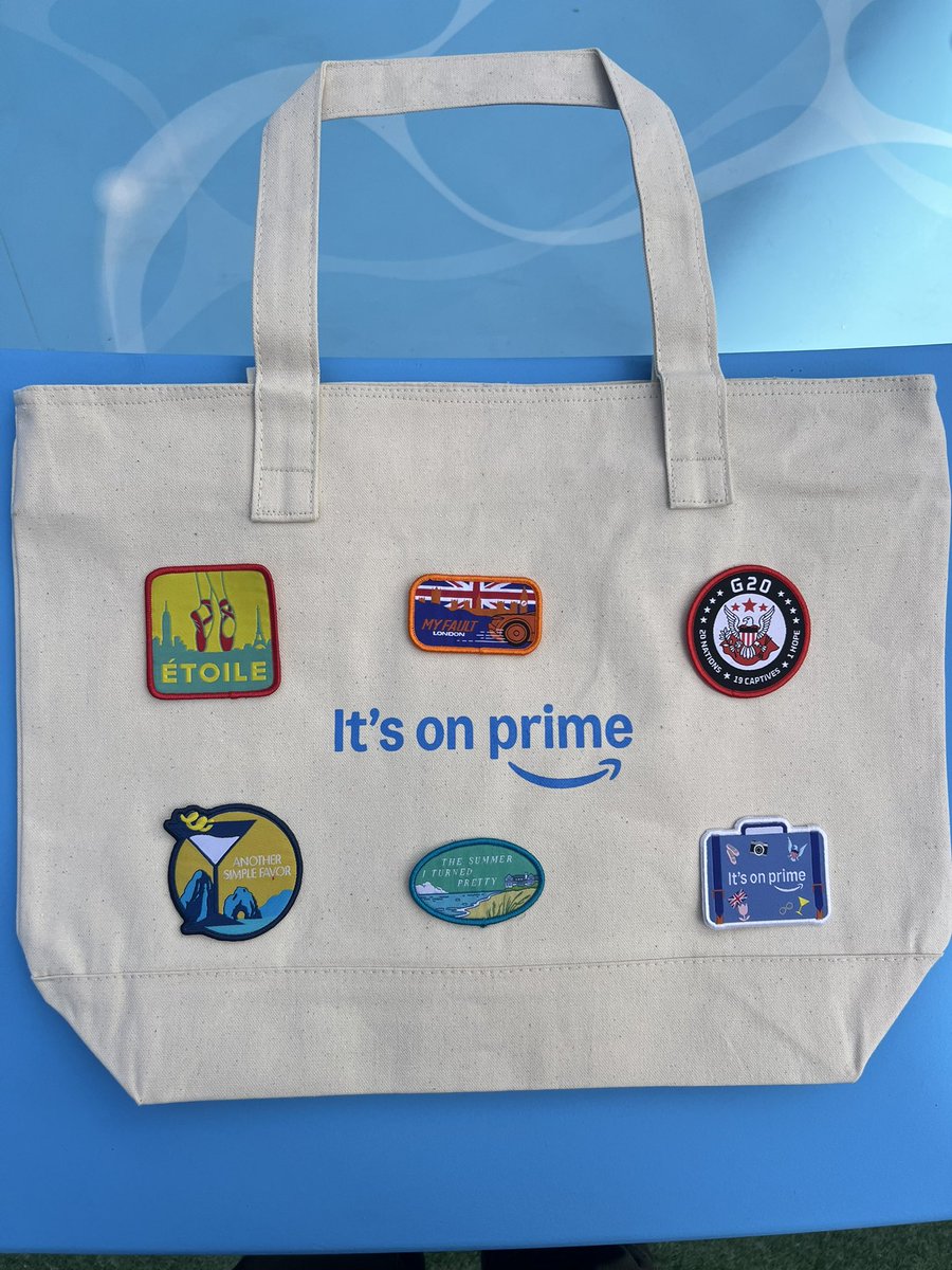 atxconcert's tweet photo. Skip the lines and snack in style at Escape with Prime! No wait for GA or badges—just grab a free drink and treat, then level up your tote with exclusive patches from each activation. ✨ #sxsw #sxlines #sxdrinks #sxnoms @sxsw @PrimeVideo https://t.co/aZqhPE26YH