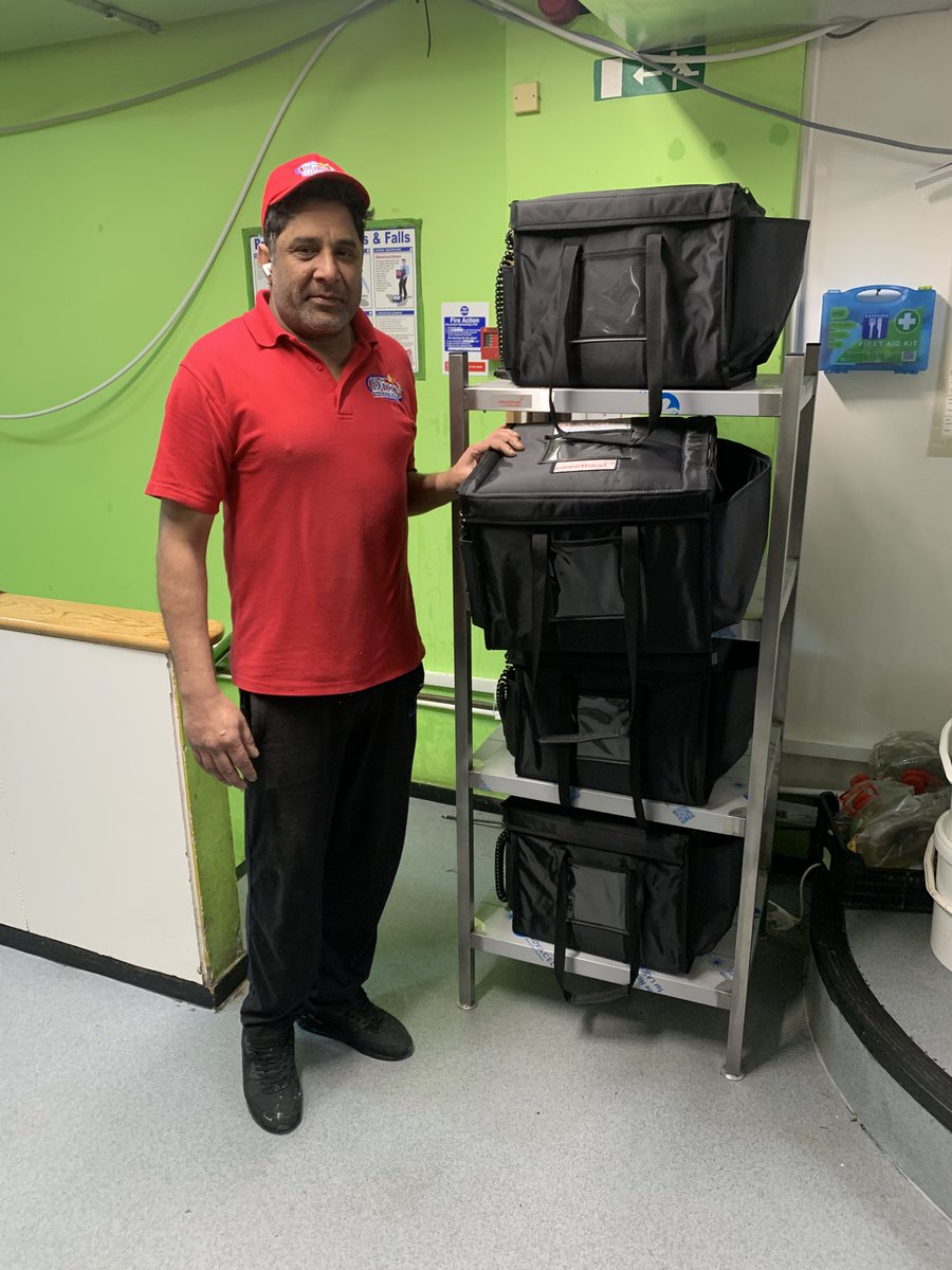 Dixy of Newcastle under Lyme now delivering their Fried Chicken &amp; Pizzas with Sweetheat Heated Delivery Bags sweetheat.co.uk #sweetheatheateddeliverybags #fastfood #takeaway #homedelivery #restaurant #hospitality #newcastleunderlyme #catering #chef #food #pizza #pizzería