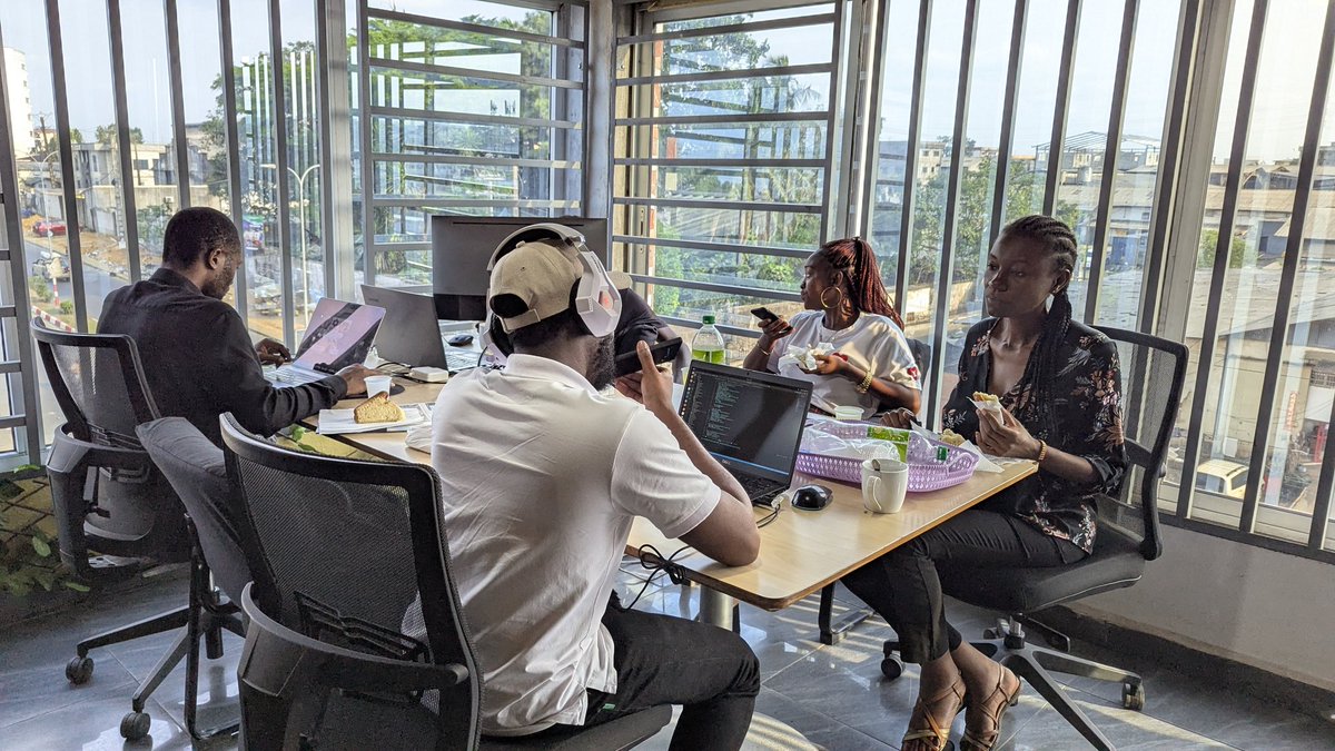 Smartwork_cm's tweet image. Friday After-Work !!! 🎉

Les vendredis sont toujours un moment de détente chez @Smartwork_cm. On se retrouve pour échanger sur le déroulement de la semaine et partager des idées pour mieux rebondir la semaine suivante.

Et toi, où se déroule ton After-Work ce vendredi ? 😊