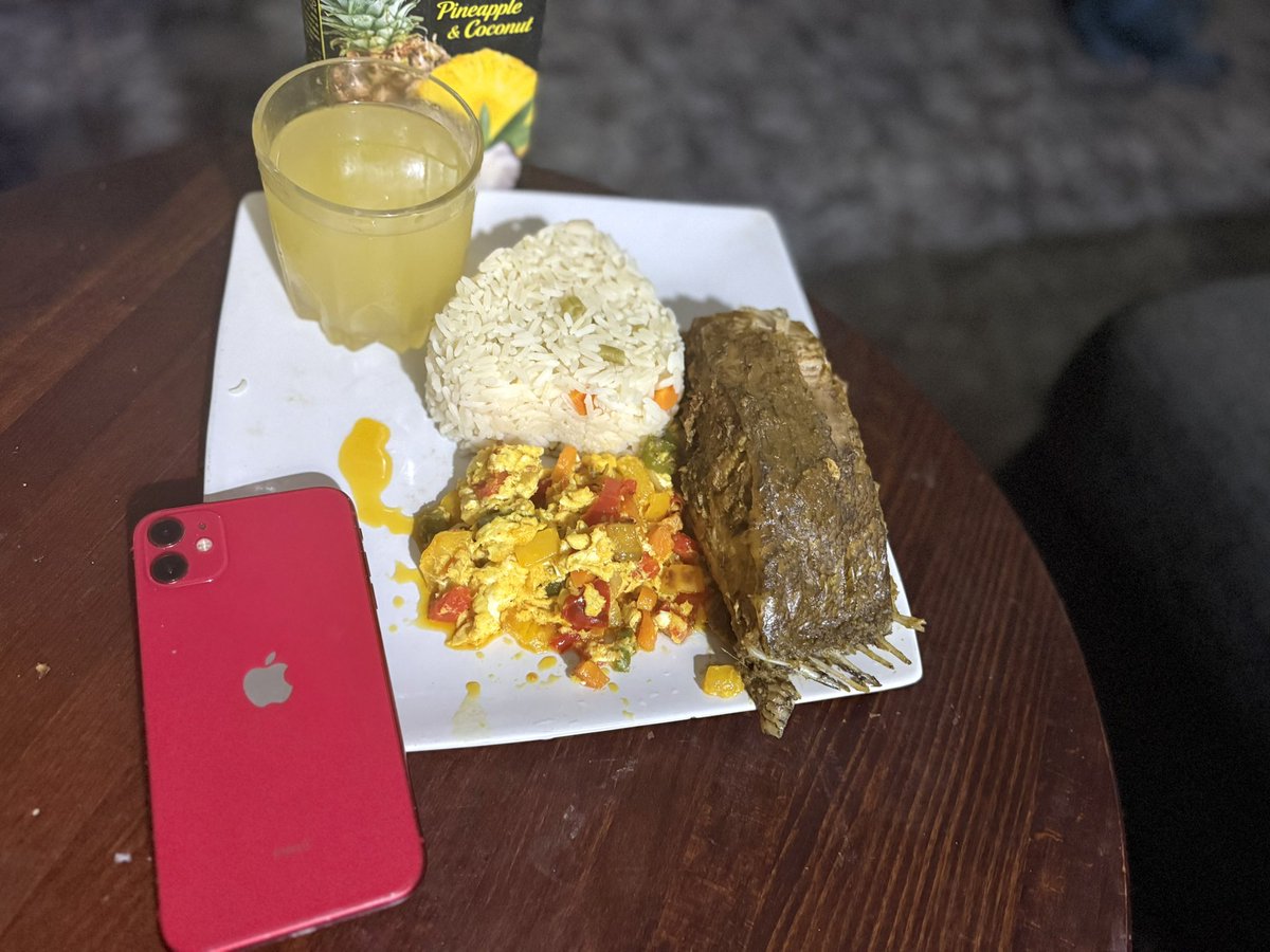 Osaveen's tweet photo. I don't even know what I prepared, but this stuff tastes really good. #OsasKitchen https://t.co/ZfRoJ08csY