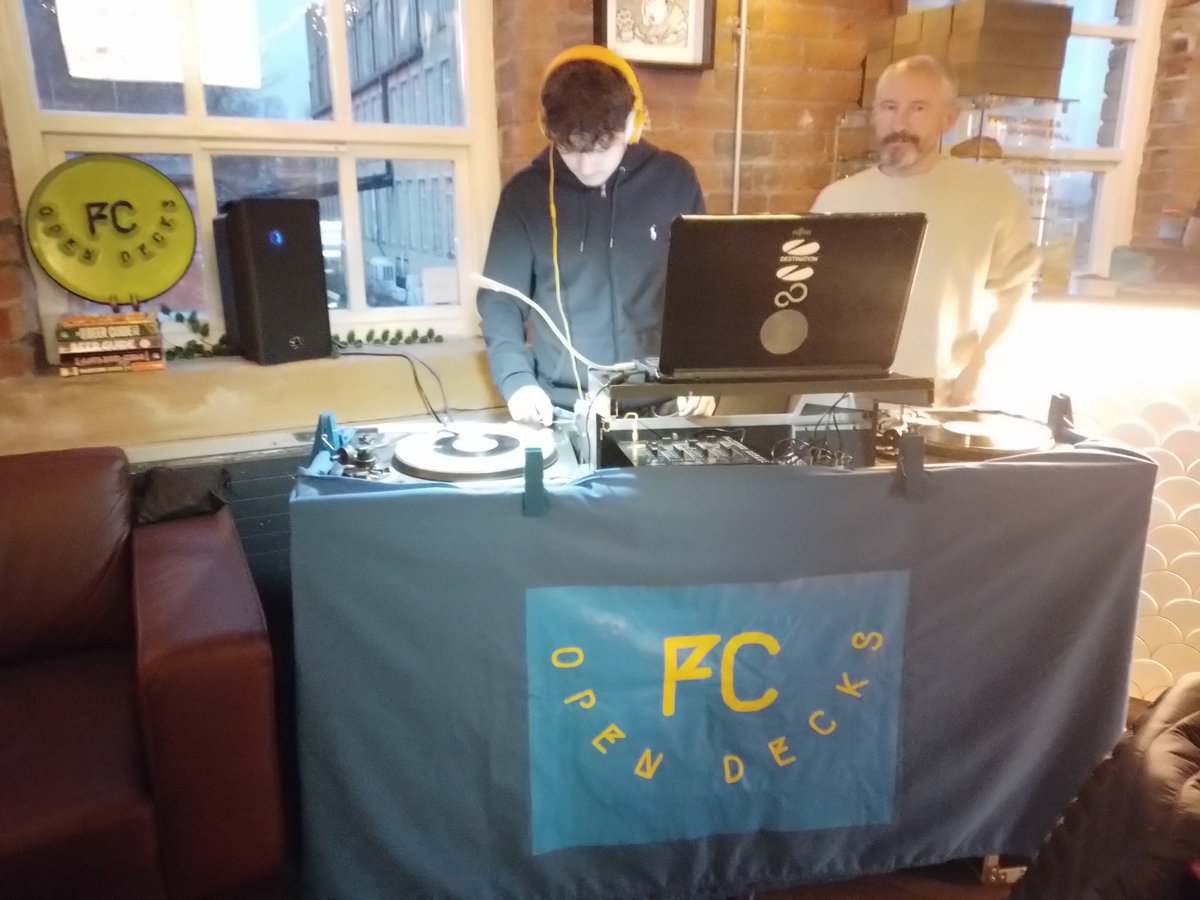 OpenDecksFC's tweet photo. OpendecksFC is open at @AmityBrewCo . Get yourself down to listen to an amazing soundtrack by the Djs. The beer is good too. #OpendecksFC #vinylrecords #DJ #Music https://t.co/w4EpdZ9Ras