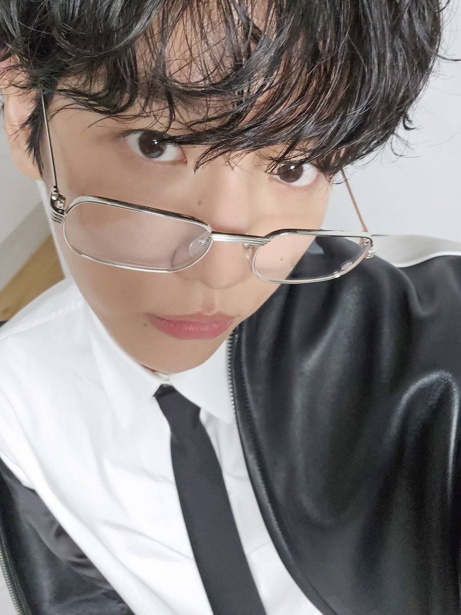 44oz_coke_zero's tweet image. me &amp;amp; my bias💘