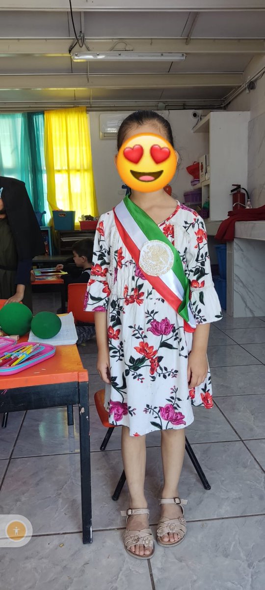olimpita's tweet photo. Vinieron vestidas de mujeres importantes https://t.co/lvcQw7SmTU