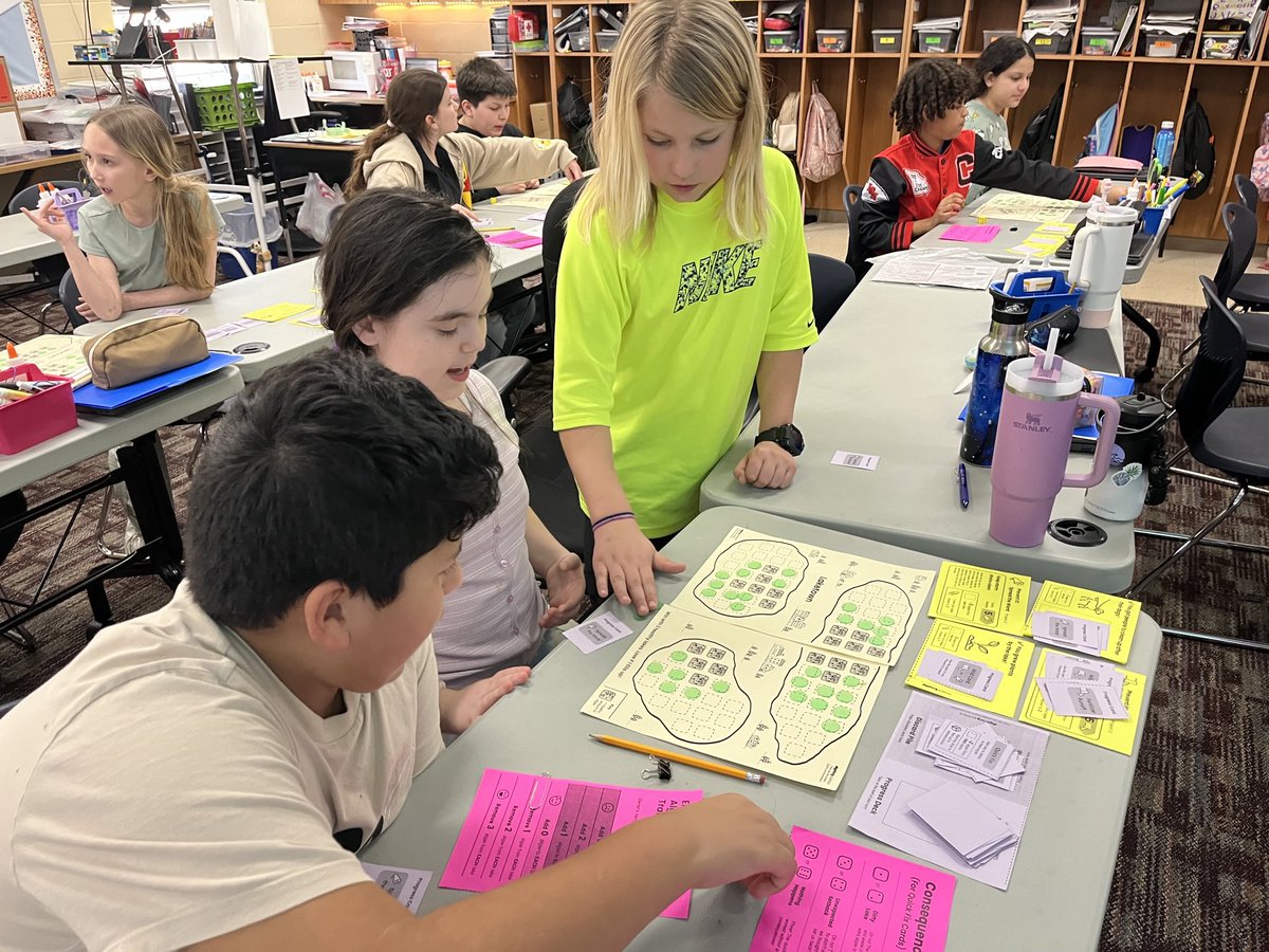 With warm weather comes the increased risk of algae blooms in lakes and oceans. One of the newest activities from ⁦<a href="/MysterySci/">Mystery Science</a>⁩ involves fifth-graders playing a game to simulate how a town could prevent and reverse algae growth in its lakes and ponds. #204BravesPride