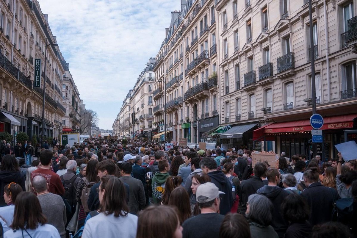 GenerationsMvt's tweet image. Les députés et militants Génération·s mobilisés pour soutenir la science, la recherche académique et le monde universitaire, face aux attaques brutales d'Elon Musk, face aux coupes drastiques des budgets Macron !

#StandUpForScience