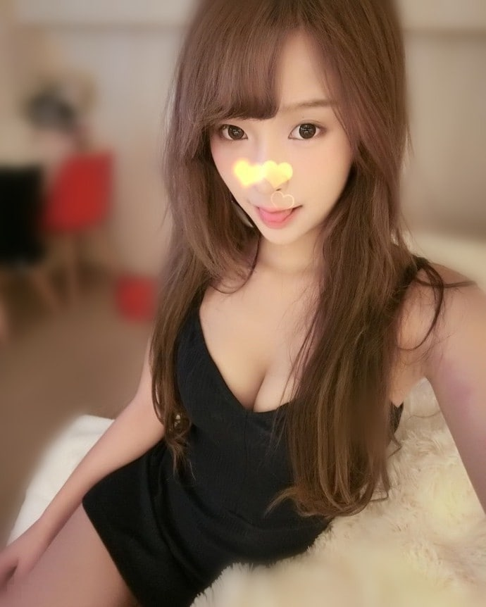 xiao665k's tweet photo. 🎯亞軒163.D+cup 22y 47kg
#新竹

 極度敏感非常的柔 身體很柔軟 小穴肥美
下面很會夾 很緊實 妹本身喜歡穿帶珠丁字褲直接插入讓你DD爽爽der 服務
上搖 親親 口交技術不錯喲 69式
呻吟聲.粉有女友的FU.技術不是很好
態度很親切.配合度很不錯.

TG私密玫瑰：@ali06886
賴預約加 ID：kk718k https://t.co/yJrTw8CInJ