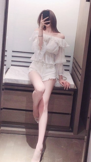 xiao665k's tweet photo. 🎯蜜雪*172 D 23 
#新竹

擁有一雙白嫩修長讓你著迷的#美腿
  身材比例超好 亮麗精緻臉孔
 渴望被愛撫濕潤敏感的蜜穴 青春性感的肉體
  很有女朋友的FU  床上讓你意想不到粉騷粉浪很淫蕩
 很會用眼神勾引你 魅惑力100%的
淫蕩小模幫你吹屌✦舔蛋蛋✦唷

TG私密玫瑰：@ali06886
賴預約加 ID：kk718k https://t.co/r9XVfeqnMf