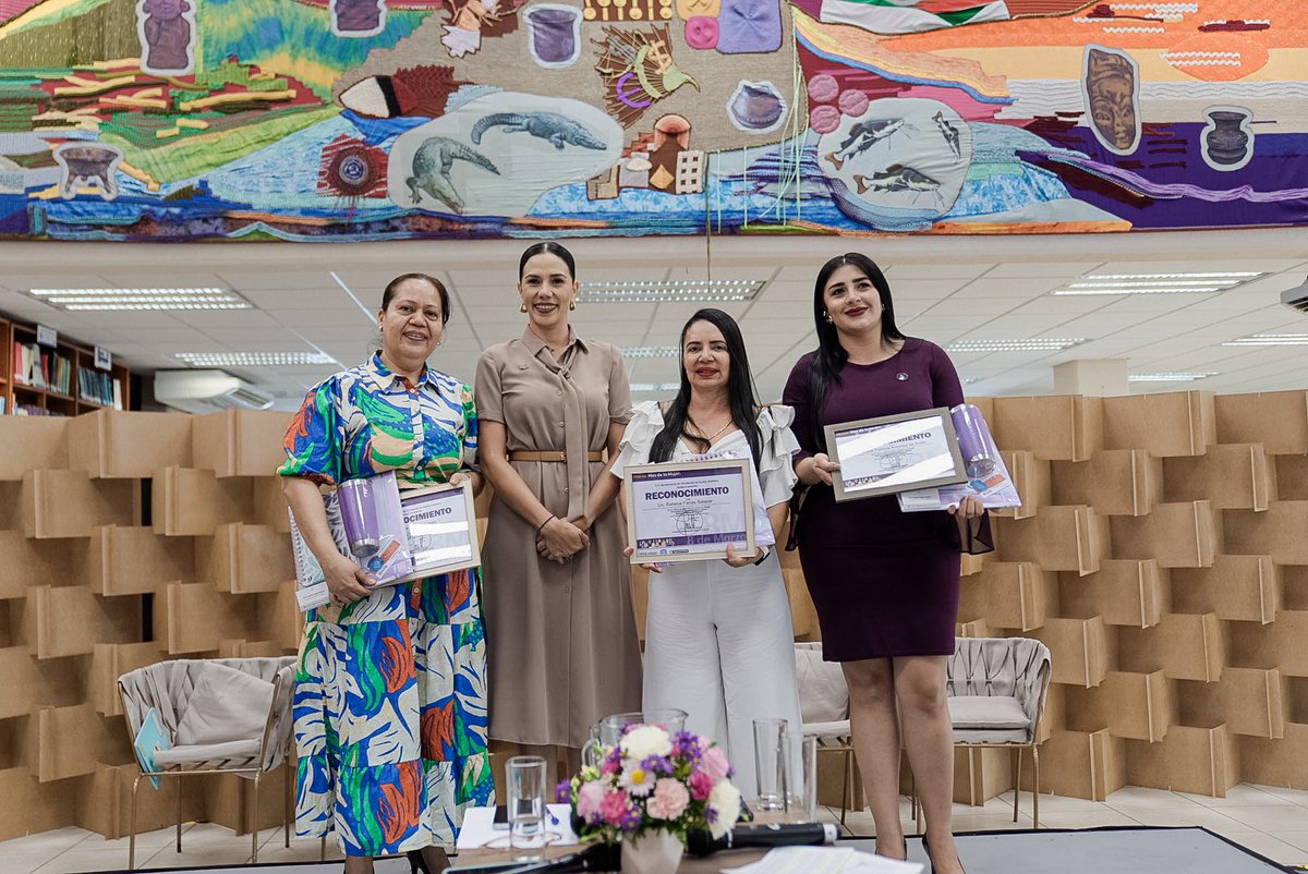 En el marco del Día de la Mujer, tuve el honor de participar en el foro Mujeres Construyendo Futuro convocado por la Dirección de Seguridad Pública y Policía de Género. 

Escuchar sus experiencias fue inspirador; cada historia es un reflejo de lucha, superación y empoderamiento.