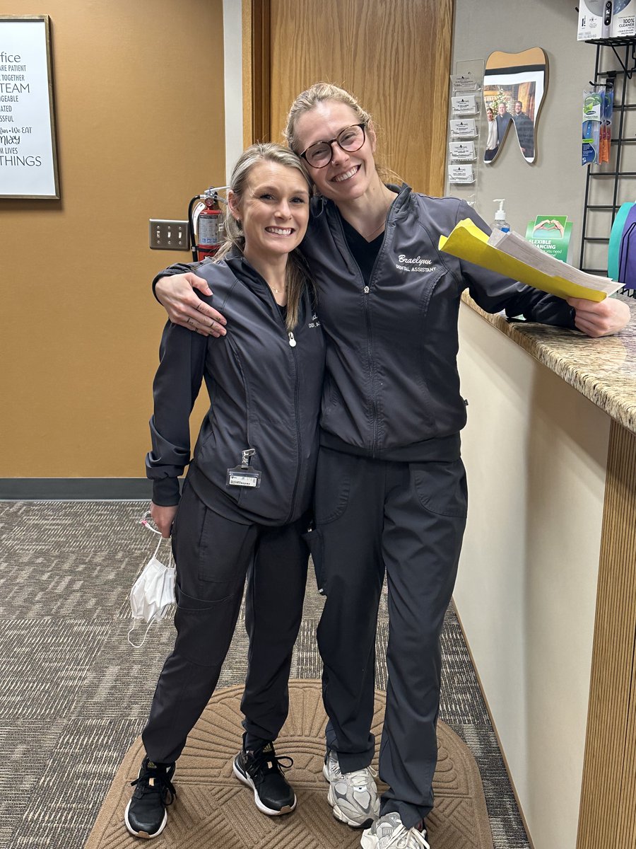 LegacyFamilyMI's tweet image. 🪥 Happy Dental Assistants Recognition Week! 🦷 🌮 We celebrated with a lunch from @DonTacoBar 🌯 Thank you to our awesome dental assistants, who support our dentists and give patients an enjoyable visit.😁💙

legacyfamilydentalmi.com/about/staff
#dentalassistantsweek #dontacobar #dearbornmi