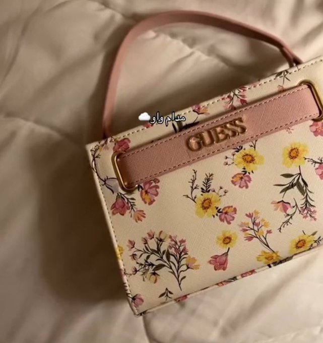 شنط جيس الاصلية لا تطلبونها الا من الاوتليت لان البوتيكات يبعونها بدبل السعررررررر 🥲🥲
تحصلونها هنا بنص السعر 👇🏻: