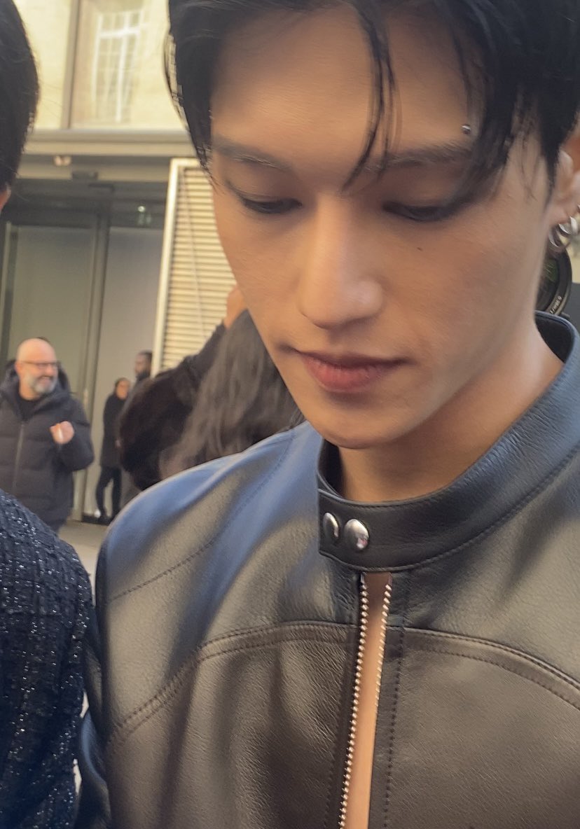 Rym been signed by Shua 💜 tweet media