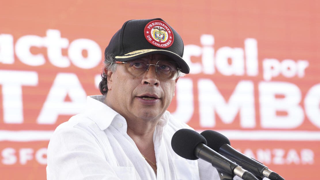 📸𝓡𝓪𝓼𝓽𝓪 𝓒𝓮𝓵𝓮𝓼𝓽𝓲𝓪𝓵 ** (@rasta_celestial) on Twitter photo El Presidente de Colombia Gustavo sabe que el rumbo que lleva Venezuela es el correcto y por ello anunció que conversará con el Pdte. <a href="/NicolasMaduro/">Nicolás Maduro</a> para explorar la creación de una zona económica especial en la frontera entre ambos países.
¿Qué opinas de esto?
<a href="/RedPichacosa/">RedPichacosa</a> El Presidente de Colombia Gustavo sabe que el rumbo que lleva Venezuela es el correcto y por ello anunció que conversará con el Pdte. <a href="/NicolasMaduro/">Nicolás Maduro</a> para explorar la creación de una zona económica especial en la frontera entre ambos países.
¿Qué opinas de esto?
<a href="/RedPichacosa/">RedPichacosa</a>