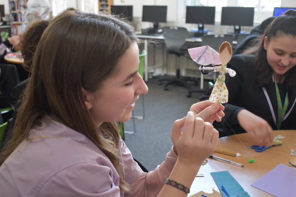 ClaptonGA's tweet image. We wrapped up World Book Day with a spoon-tacular crafting session! 🥄🎨 Our students got creative, turning spoons into their favourite book characters using colourful materials. What a fun and unique way to celebrate! 📚✨ @worldbookdayuk

#WorldBookDay #CreativeFun