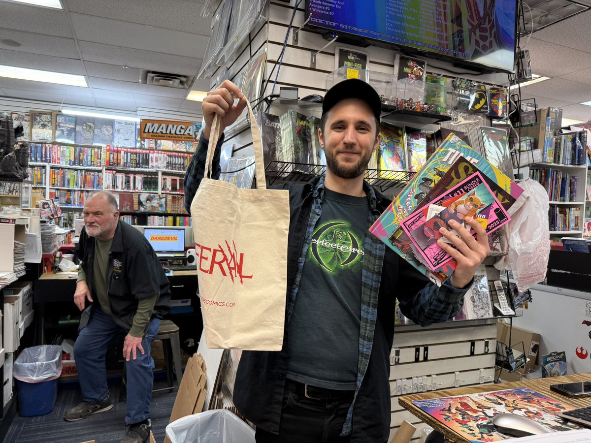 ramivic's tweet image. Mission Accomplished @TonyFleecs @GCComics and @Challengers have received their ComicsPro Fleecs swag bag! Thank you to Graham Crackers Loop (Anthony), GC Lakeview (Jake - not pictured) and yes, Patrick at Challengers Comics!#imagecomics #comicspro #feral #timeshopper #straydogs