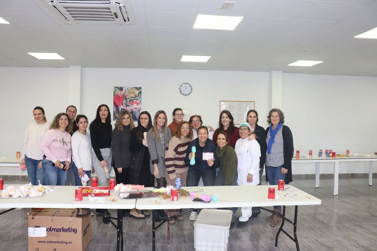 Como ya viene siendo tradición en Camposeven hemos celebrado el #diadelamujer con un pequeño snack y con un detalle a todas las mujeres que aquí desarrollan su actividad laboral.
💜Feliz día a todas las mujeres

#Camposeven #diadelamujer #diadelamujer2025