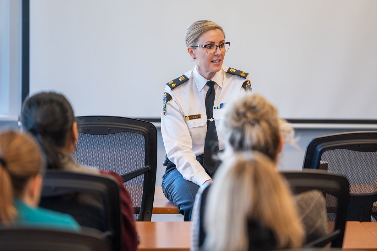 RidgeRCMP's tweet photo. Thank you to @VancouverPD Deputy Chief Constable Fiona Wilson and @Surrey_Schools Director of Instruction Dr. Kristi Blakeway for their time and inspiration helping us celebrate #InternationalWomensDay. Both speakers provided tremendous insight for our officers and staff.👮‍♀️♀️ https://t.co/n2Hbr09hja
