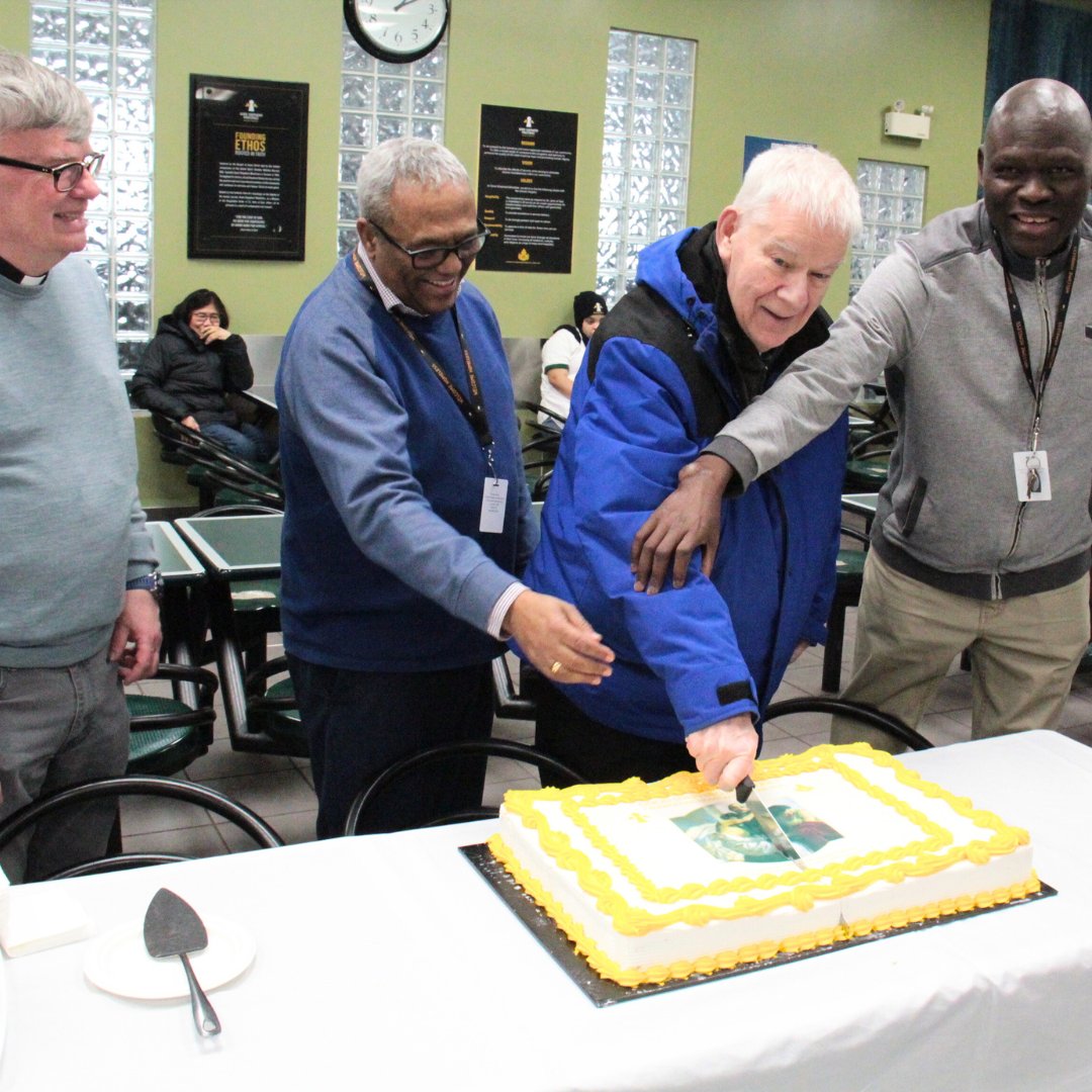 goodshepherd_to's tweet image. Our #HospitalityWeek celebrations concluded today with a closing prayer &amp;amp; a gathering of our coworkers &amp;amp; clients for cake &amp;amp; refreshments.
We reflected on the teachings of #StJohnOfGod &amp;amp; collectively embraced our mission of supporting the #homeless. THANK YOU to all participants!