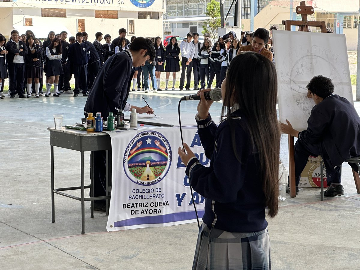 [LOJA] 🙋🏻‍♀💜 En el Colegio Beatriz Cueva de Ayora conmemoramos el Día Internacional de la Mujer con el festival Voces de Cambio: conferencias, pintura, canto y exposiciones para prevenir la violencia y promover la igualdad.
¡La educación es clave! 👩🏻‍🏫📚
#ApostamosPorLasMujeres