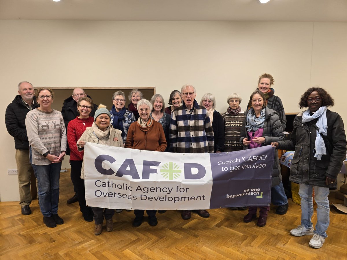 CAFODPlymouth's tweet photo. Good luck to our amazing @CAFOD #Volunteers from @PlymouthDiocese who are promoting #FastDay in their parishes this weekend.

Through our #prayers #fasting &amp; #almsgiving we can, as #PopeFrancis  says, help provide "tangible signs of #hope" for the world this #Jubilee 🌍🕊🙏🏼🙌🏼 https://t.co/QBP6CxQmwT