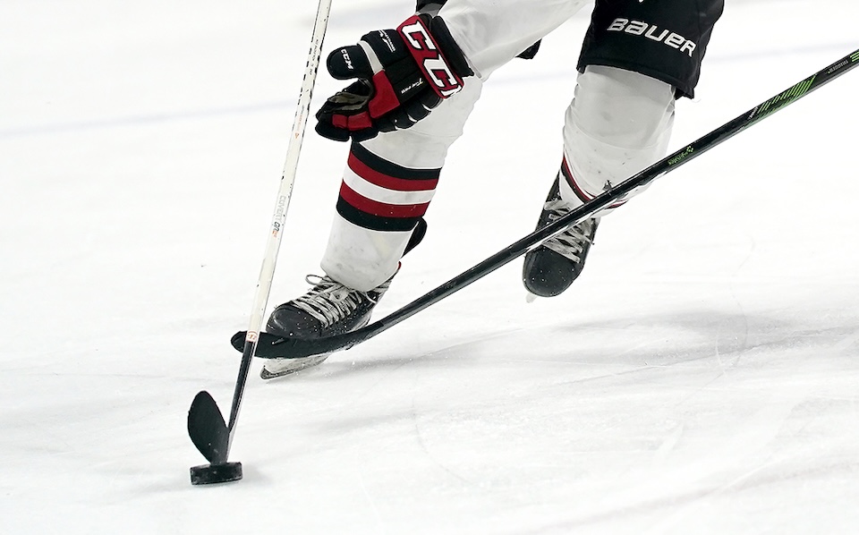 Minnesota Hockey Hub (@hockeyhub) on Twitter photo Visit <a href="/hockeyhub/">Minnesota Hockey Hub</a> for live scoring & stats from today's second Class 1A semi featuring <a href="/HockeyHibbing/">Hibbing-Chisholm-Hockey</a> vs <a href="/EastSideHockey/">EGF Hockey</a>. Get live blog updates from Strib reporters: tinyurl.com/3nana7cn. #MSHSL #MNhighschoolsports #BoysHockey #MNPrepSports #thetourney25 mnhockeyhub.com/news_article/s… Visit <a href="/hockeyhub/">Minnesota Hockey Hub</a> for live scoring & stats from today's second Class 1A semi featuring <a href="/HockeyHibbing/">Hibbing-Chisholm-Hockey</a> vs <a href="/EastSideHockey/">EGF Hockey</a>. Get live blog updates from Strib reporters: tinyurl.com/3nana7cn. #MSHSL #MNhighschoolsports #BoysHockey #MNPrepSports #thetourney25 mnhockeyhub.com/news_article/s…