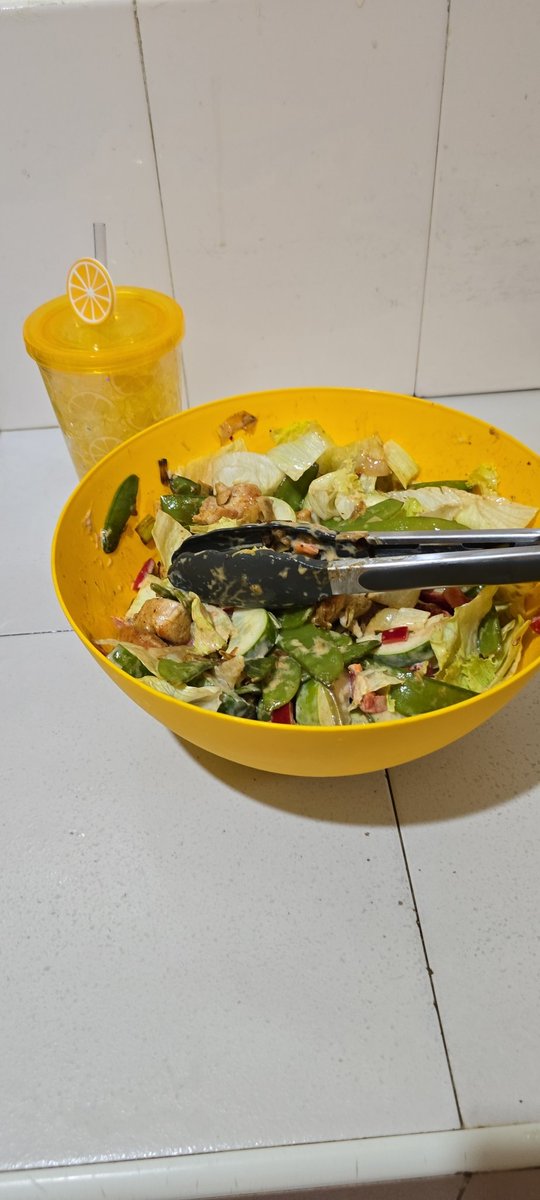 FrenchLoverBoy's tweet photo. Sometimes I amaze myself...while making salad for diner i realized I had no mayo to make my signature salad dressing and voilà,  2eggs, 1cup vegetable oil and my favorite seasonings I made one!...genius! https://t.co/gmslfXte3I