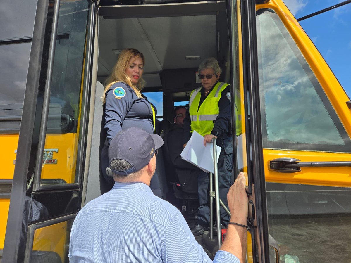 Junta Reglamentadora Servicio Público (@juntajrsp) on Twitter photo El Programa de Seguridad en el Transporte de Materiales Peligrosos del <a href="/NTSPpr/">Negociado de Transporte y otros Servicios Públicos</a> cuenta con mujeres inspectoras que trabajan para garantizar que los vehículos comerciales que transitan por nuestras calles cumplan con los parámetros de seguridad requeridos. #DíaDeLaMujerTrabajadora El Programa de Seguridad en el Transporte de Materiales Peligrosos del <a href="/NTSPpr/">Negociado de Transporte y otros Servicios Públicos</a> cuenta con mujeres inspectoras que trabajan para garantizar que los vehículos comerciales que transitan por nuestras calles cumplan con los parámetros de seguridad requeridos. #DíaDeLaMujerTrabajadora