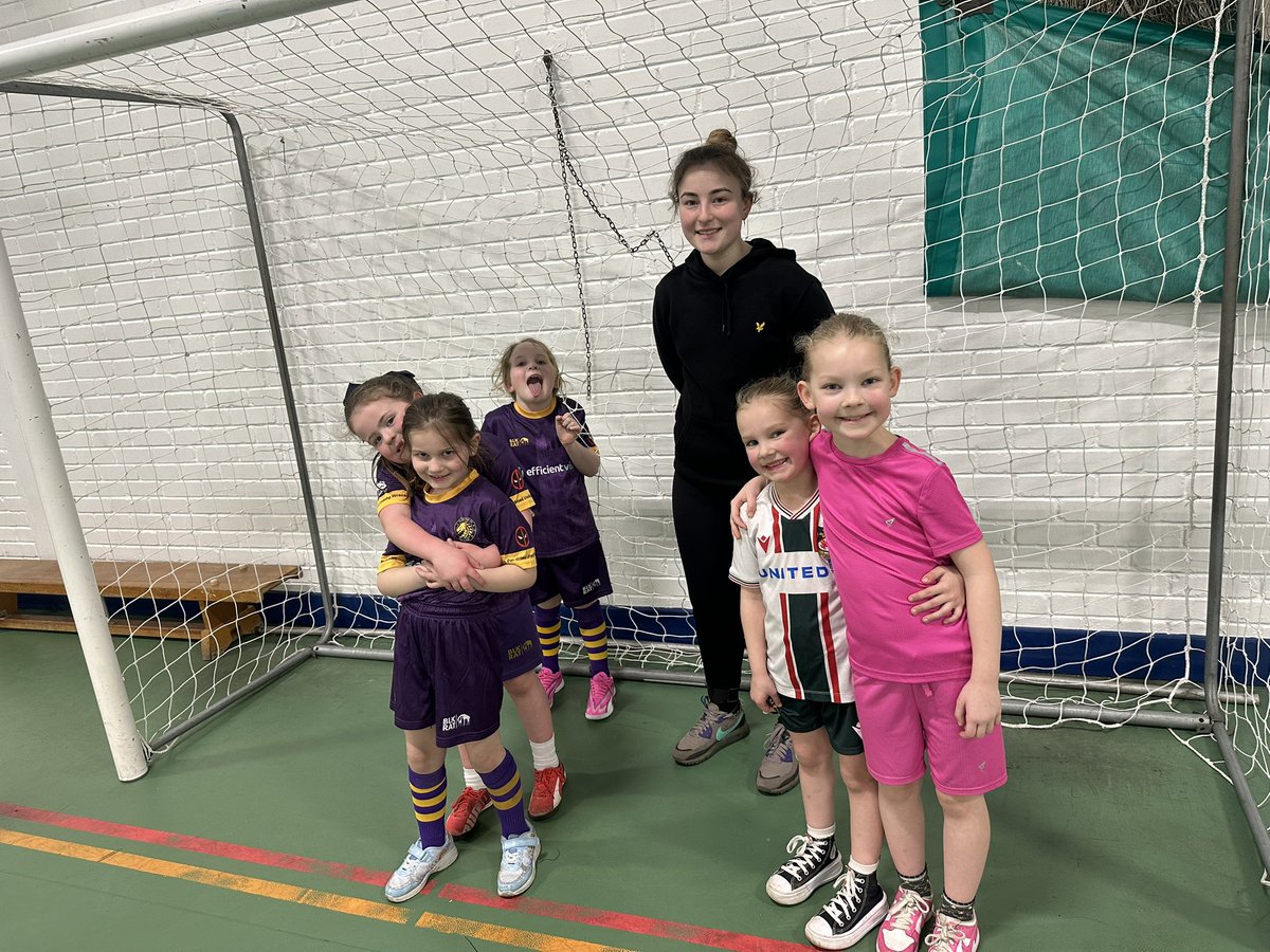 FCCityofWxm's tweet photo. “Girls, turn up & play | Another fantastic session with Coach Lili Jones this evening, focusing on passing & trapping. We hope you all had a blast! Still a few spots left—don’t miss out! 👀 #GirlsFootball #TrainWithUs” ⚽️💜 https://t.co/98YHP0NrrI