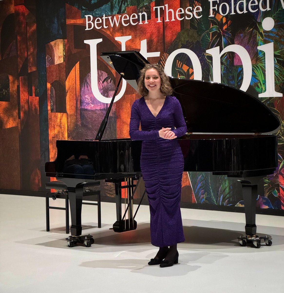 Maxime Snaterse liet zich voor haar concert in de reeks CODA Classique inspireren door de tentoonstelling 'Between These Folded Walls, Utopia'. Met het muzikale programma 'Lumineuze Dromen' voerde ze toehoorders vanavond op magistrale wijze mee naar een gedroomde toekomst.