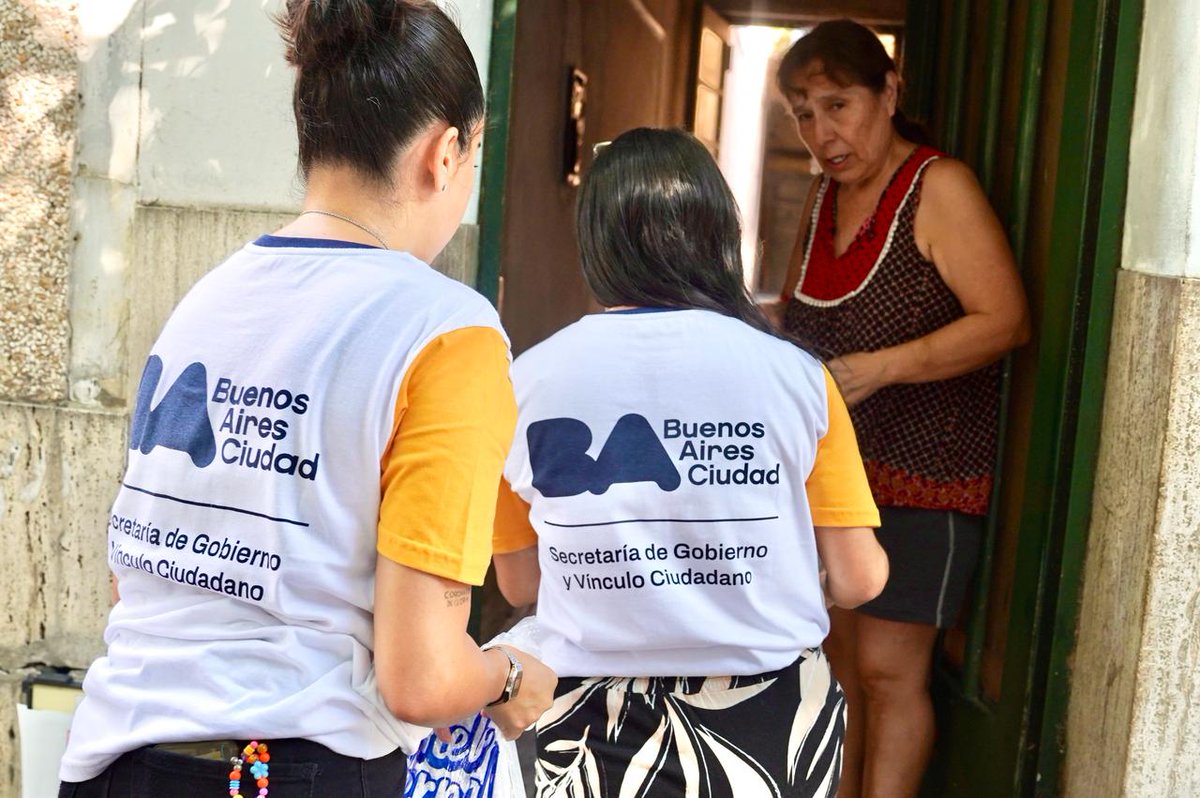 Ante la falta de suministro eléctrico, estamos brindando apoyo a los vecinos de Caballito. Por eso, distribuimos agua y hielo, instalamos generadores para la carga de equipos y relevamos a personas electrodependientes. 
Cómo siempre, seguimos trabajando.