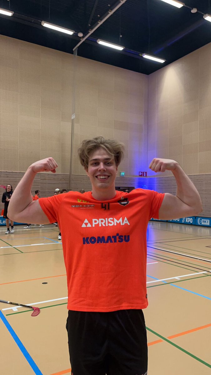 SBVaasa's tweet photo. Myrsky painaa Divarikarsintoihin..
Nibacos katuu kotonaan 1-2 jatkoajalla. Molemmat maalit viimeisteli Jesse Kuivamäki.

Nyt sitten odotellaan Nibbareiden valintaa.. Kuopio vai Vaasa?
#SBVaasa #Oxdog https://t.co/gSnXuCNDe3