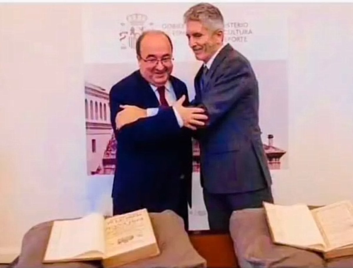 Capitana_espana's tweet photo. Los únicos socialistas que no van de pvtas. https://t.co/el48NVWcDs