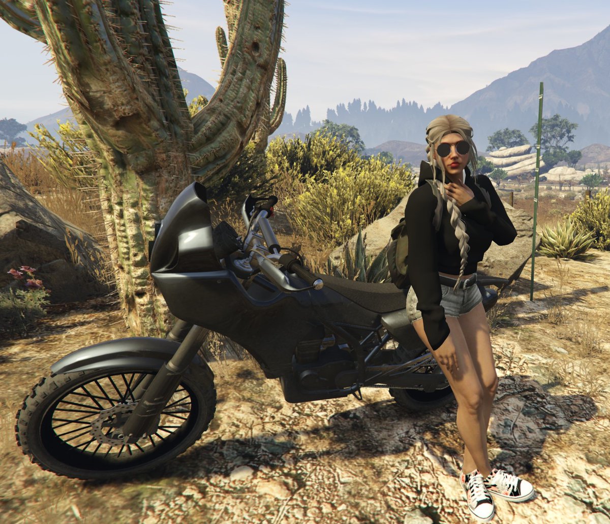 A smidgin of Ms. Jones going live on Twitch!

twitch.tv/brite_side