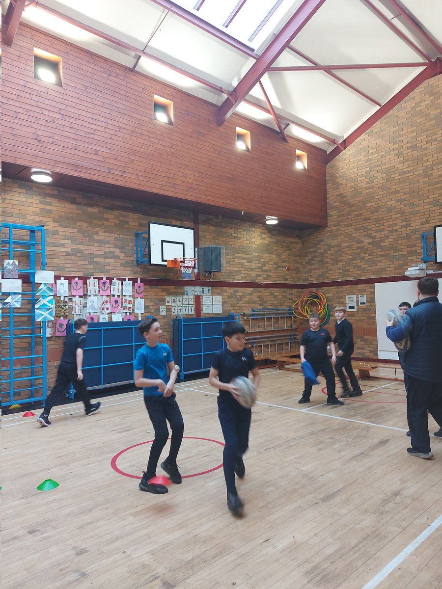 Primary 6 <a href="/MissNicol24/">P6 Dunipace 🍎</a> enjoyed learning more techniques for playing Rugby with Falkirk Rugby Club 🏉