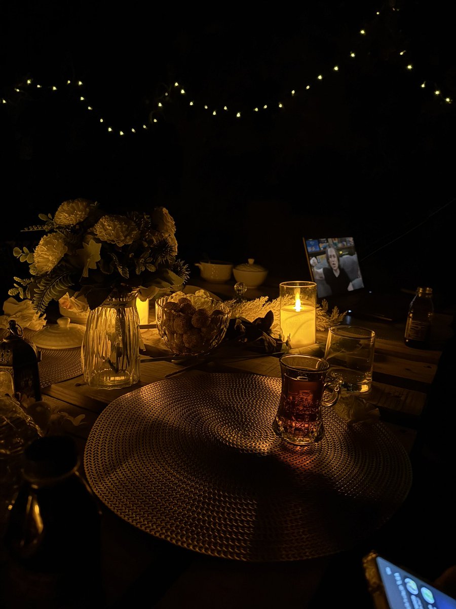 للسعادة أشكال كثيرة، وفيرة، و متعددة، لكني أفضّل 
وجهها الصاخب، الدال على مضمونها، سريع الانتشار
 و العدوى والدخول خلسةً لقلوبهم اجمعين✨🤍