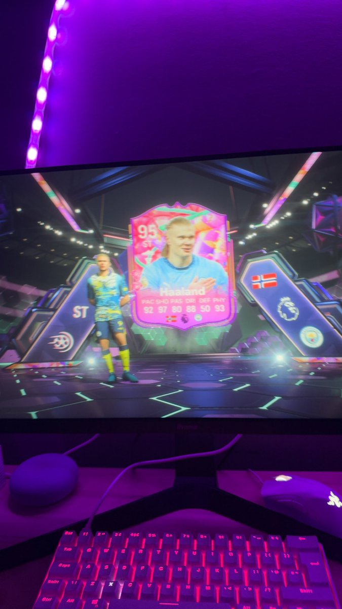 isaacknox tweet media