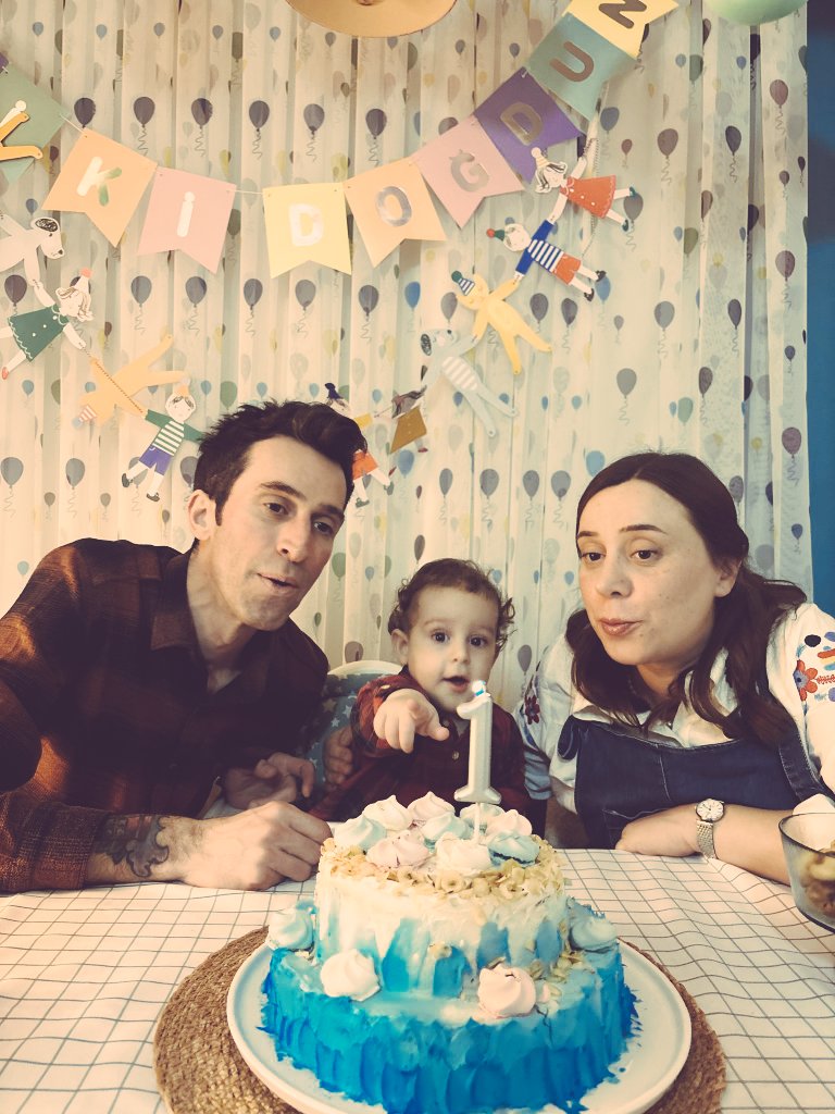 kvsrst's tweet photo. İlk yaş günü 👶🏻🥳 https://t.co/XSuu8bU17h