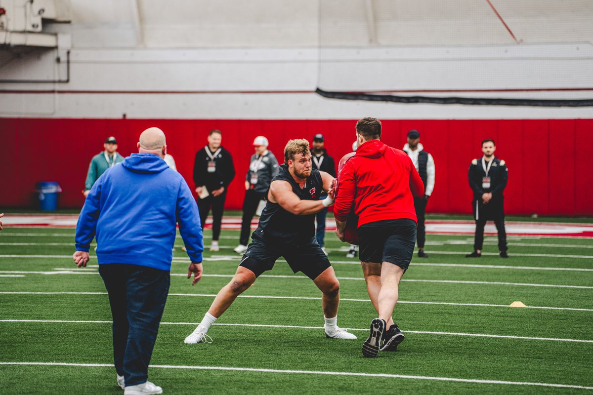 Wisconsin Football tweet media