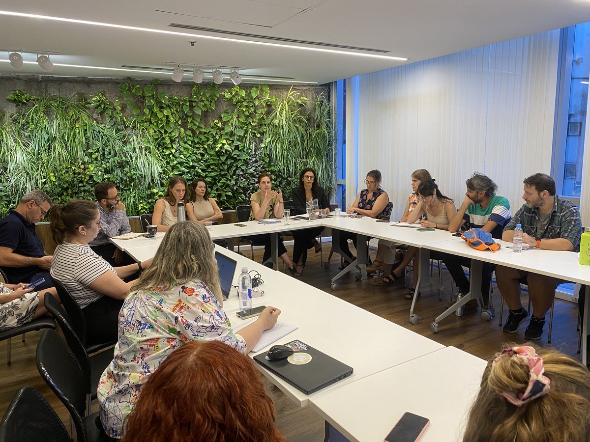 sambonelli's tweet image. Estos interrogantes fueron el eje de la exposición “El rol de la inteligencia de datos y la evidencia en la mejora de los aprendizajes y el fortalecimiento de las políticas educativas”, que se realizó esta mañana en el @EducacionBA. 🏫