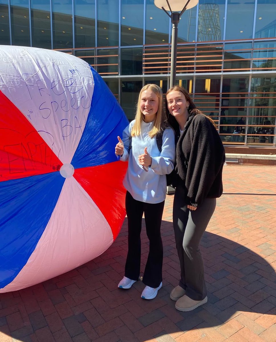 kelssmccormick's tweet photo. Keeping speech FREE with @TPUSA students @NCState ❤️🇺🇸🦅
#ChaptersChangeTheWorld🌎 #FreeTheFirst https://t.co/p9Be1RpAFP