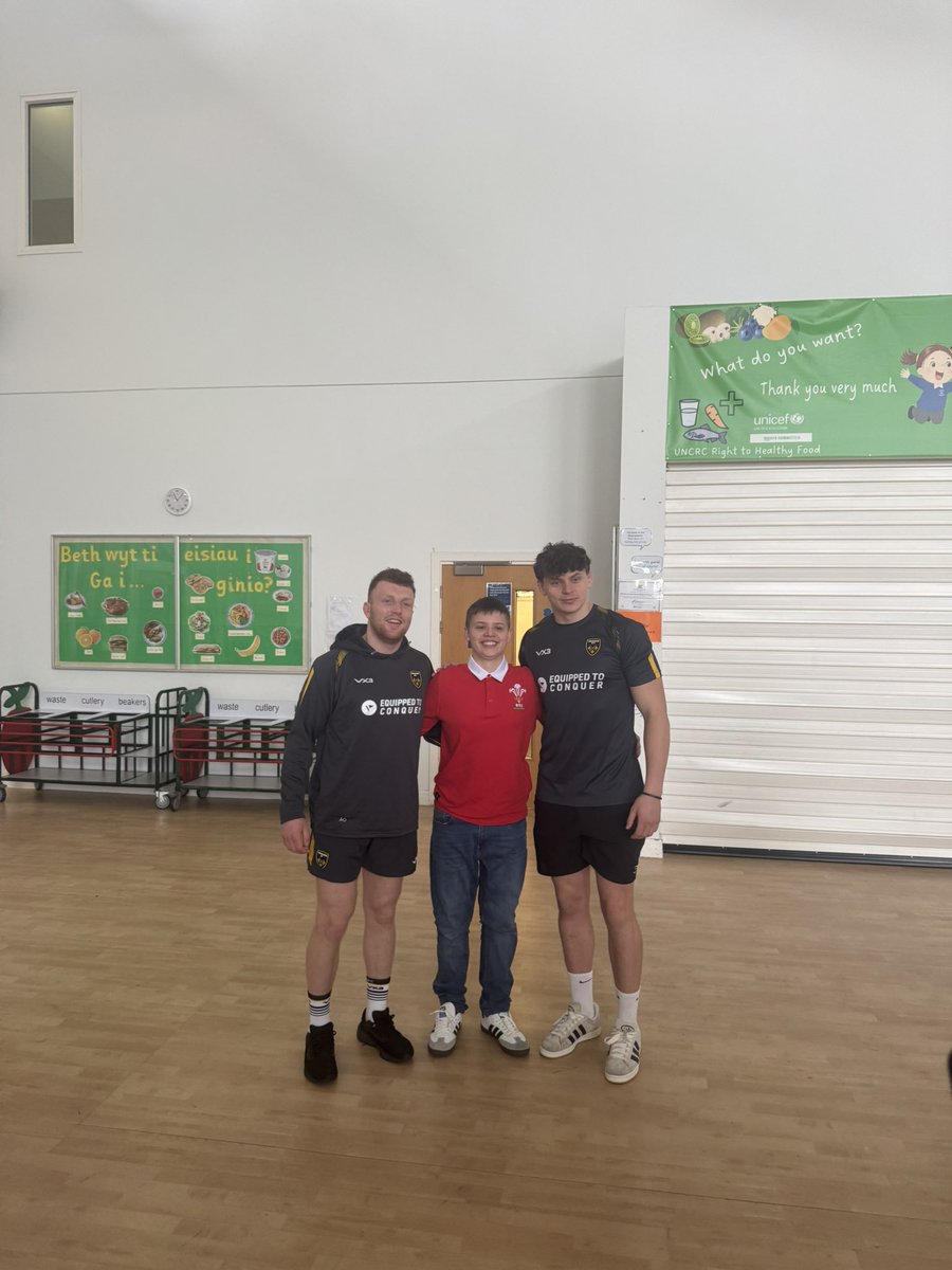 Caitlin Rees (@creeswru) on Twitter photo What an amazing and rewarding morning at <a href="/Penycwm/">Pen-y-Cwm School</a>ππ
Their theme this week was βWelsh Giantsβ, and rugby was the perfect matchπ΄σ §σ ’σ ·σ ¬σ ³σ Ώπ Huge thanks to Ryan and Aneurin for coming along, the children absolutely loved it!π #dragonsfamily
<a href="/kburgess81/">Karen Burgess</a> <a href="/MikeSage9/">Mike Sage π΄σ §σ ’σ ·σ ¬σ ³σ Ώ</a> <a href="/DRA_Community/">DRAGONS RFC COMMUNITY π</a> What an amazing and rewarding morning at <a href="/Penycwm/">Pen-y-Cwm School</a>ππ
Their theme this week was βWelsh Giantsβ, and rugby was the perfect matchπ΄σ §σ ’σ ·σ ¬σ ³σ Ώπ Huge thanks to Ryan and Aneurin for coming along, the children absolutely loved it!π #dragonsfamily
<a href="/kburgess81/">Karen Burgess</a> <a href="/MikeSage9/">Mike Sage π΄σ §σ ’σ ·σ ¬σ ³σ Ώ</a> <a href="/DRA_Community/">DRAGONS RFC COMMUNITY π</a>