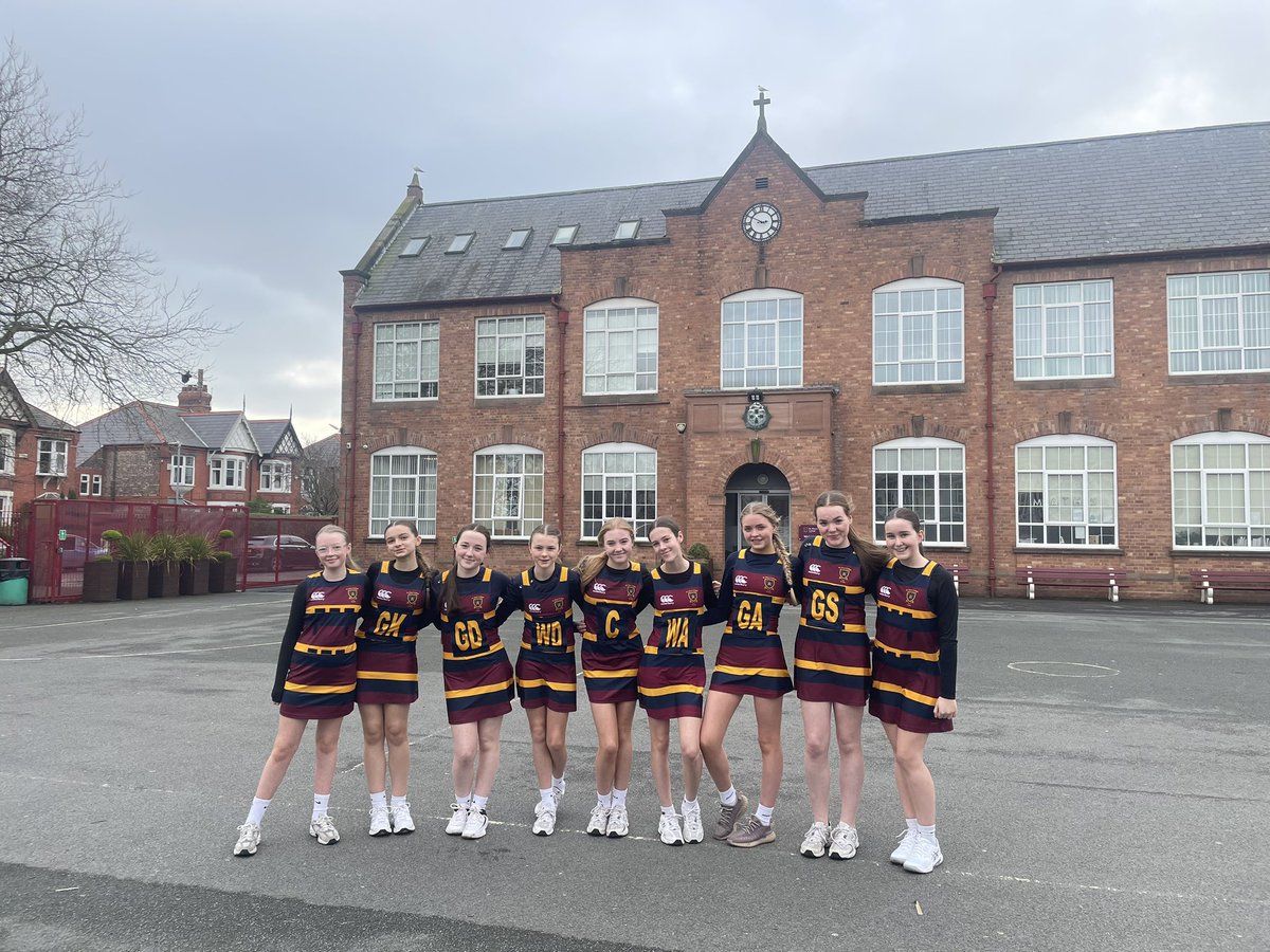 Sefton Netball League continued tonight V Deyes High. Wins for 7A and 8 and a loss for 7B.
Shooting was on point tonight and lots of interceptions across the court 👏
Players player;
7A - Ruby McGowen 
7B - Pearl 
8 - Lottie