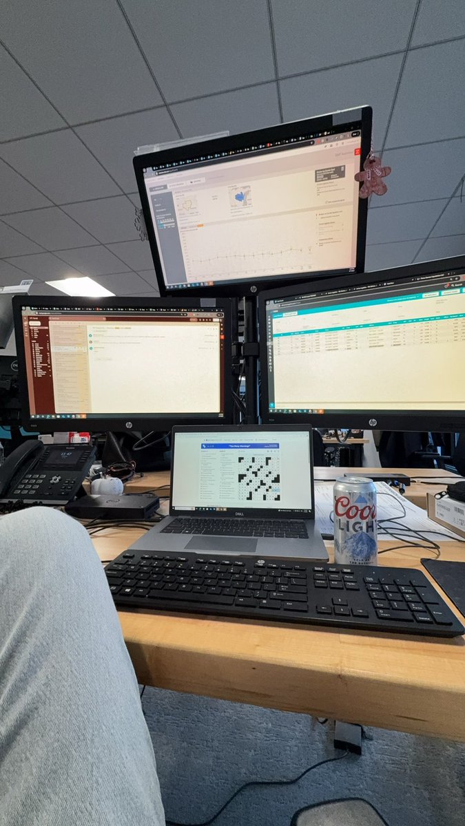 haroldballss's tweet photo. Email factory is buzzin today https://t.co/UYJgYvU5ee