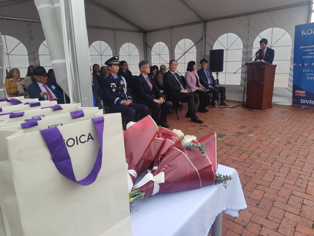 divriveteranos's tweet photo. #AEstaHora El presidente de la Agencia de Cooperación Internacional de Corea, Koica, Chang Won Sam, visita la @divriveteranos, con el objetivo de realizar futuras donaciones que refuercen el bienestar de los veteranos de la Fuerza Pública de #Colombia. https://t.co/G7QhYz1fWs