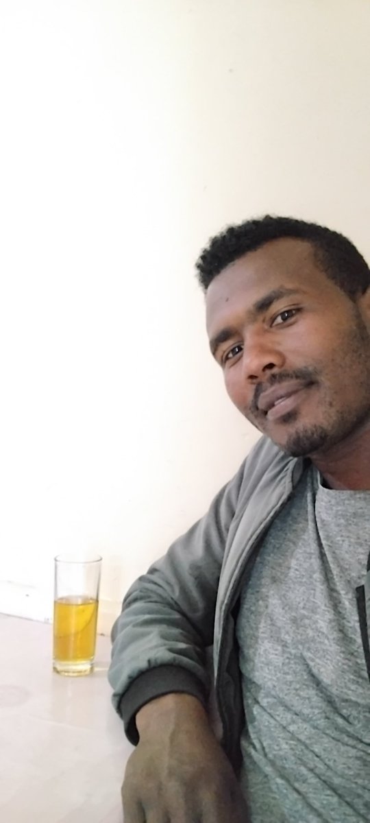 Mul,annii kee jabaa taanaan namoota yaada xiqqaa qaban waaliin waalii galu hin dandeessu!.

If your vision is strong,you cannot agree with people with little ideas!.