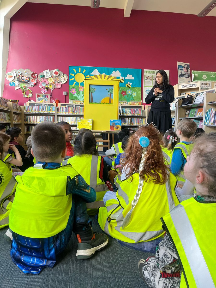 RockliffeManor's tweet image. Year 2 had a fantastic time at the library on World Book Day, enjoying a captivating story read by @starlighthcsaul! It was an amazing and fun experience that sparked our love for reading @IPAT_Edu @SladeLibrary