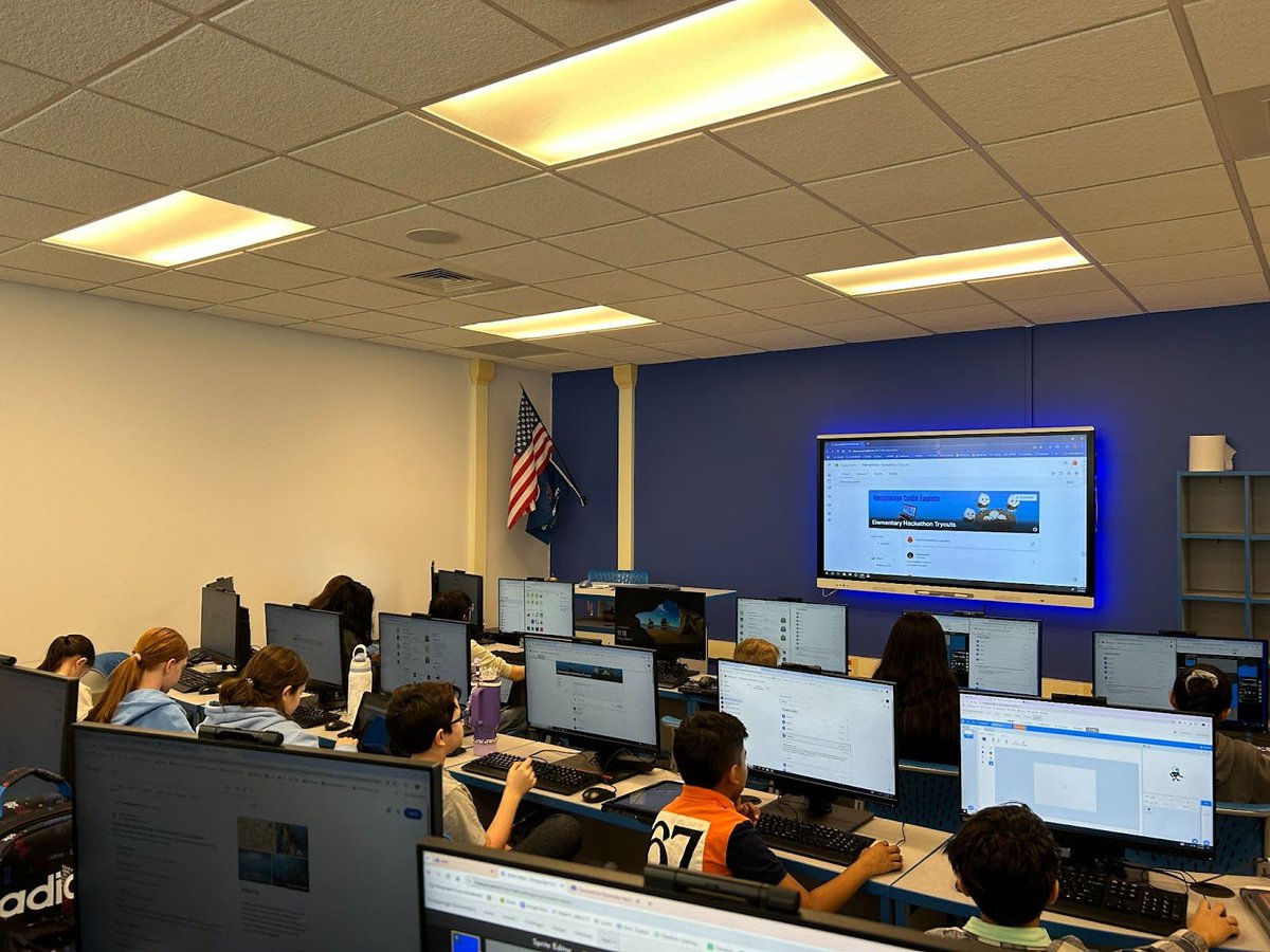 Hauppauge Digital Learning Department tweet media