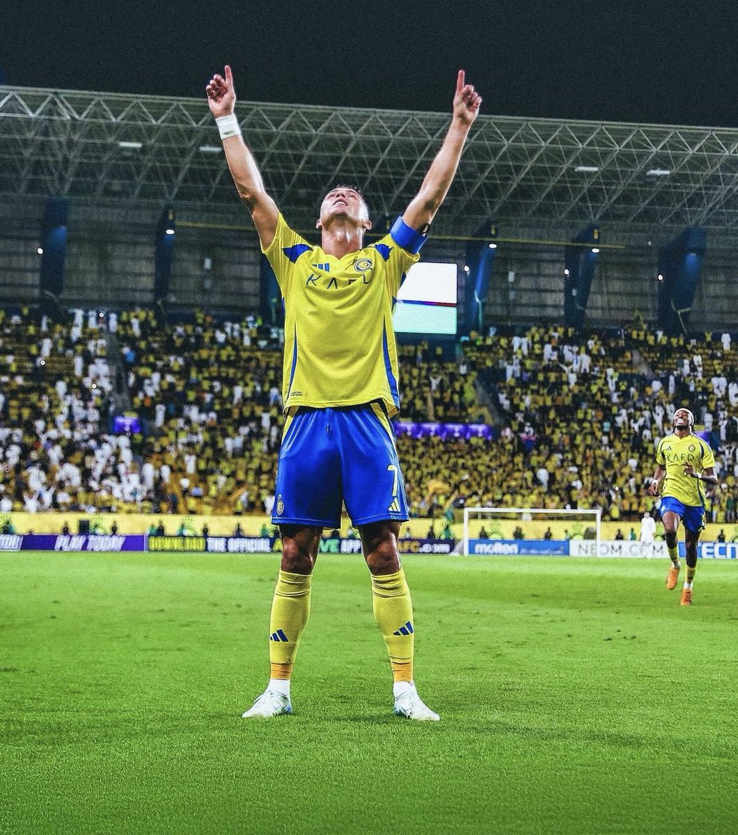 SEJA ETERNO CRISTIANO RONALDO 

O FUTEBOL PRECISA DE VOCÊ!