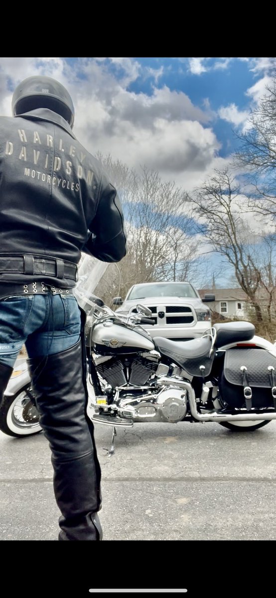 boundcatcher's tweet photo. Spring is here so time to get on the Harley. #meninchaps #Leathermen #gayleathermen #gaycycling #gaymenonHarley https://t.co/AuU9xJMnlK