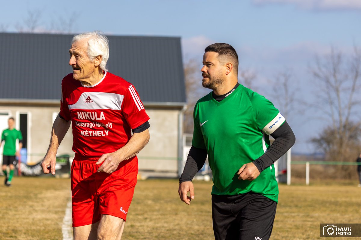 FootballExplor's tweet image. Fekete László 6⃣3⃣(!) évesen végigjátszotta csapata - a Somogy megyei II. osztályú Kéthelyi SE - aktuális bajnokiját, ráadásul ez már a 14. meccse volt az idényben.

Még nagyon sokat kívánunk!
#példakép