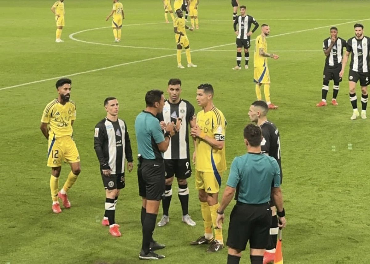 #النصر_الشباب
الدون ومن أمام البكّايه يجيب حقه كامل مكمّل 🤫